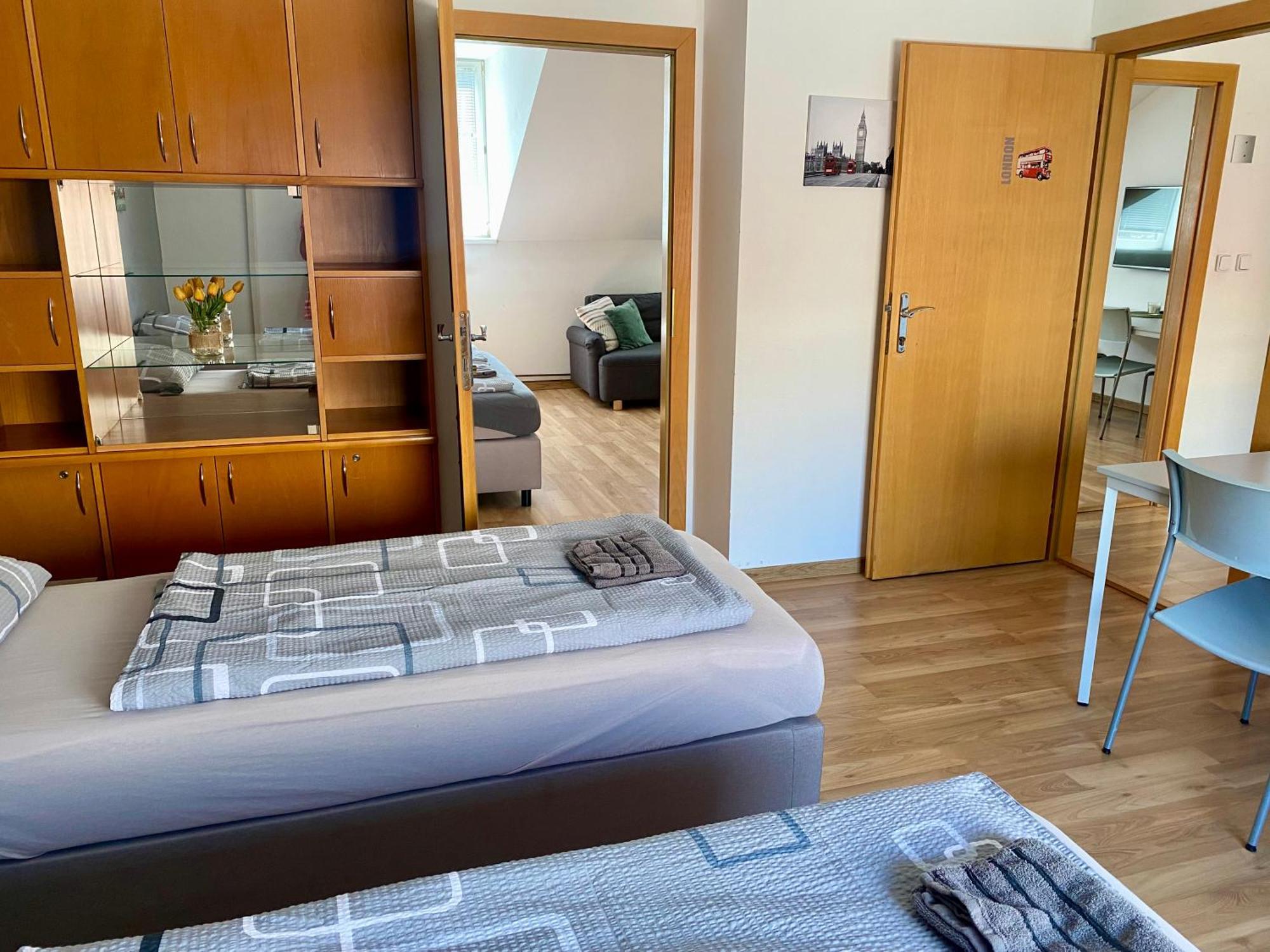 3-Bedroom Apartment In Rajhrad, With Kitchen, 2 Bathrooms, Parking Eksteriør billede